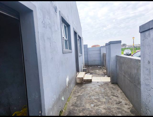 3 BEDROOM HOUSE FOR SALE IN LOTUS RIVER